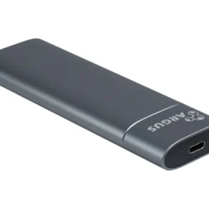 Argus ekstern lagringspakning i mørkegråt aluminium til M.2 NVMe SSD’er med USB-C port vist forfra og i vinkel.