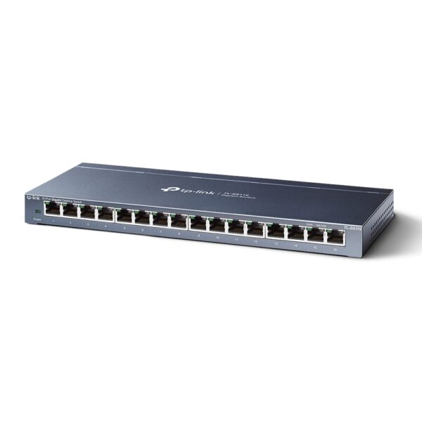 TP-Link TL-SG116 set i skrå vinkel med 16 Gigabit-porte.